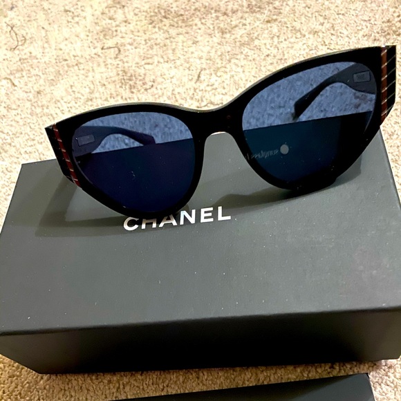 Chanel Sunglass - Picture 1 of 6